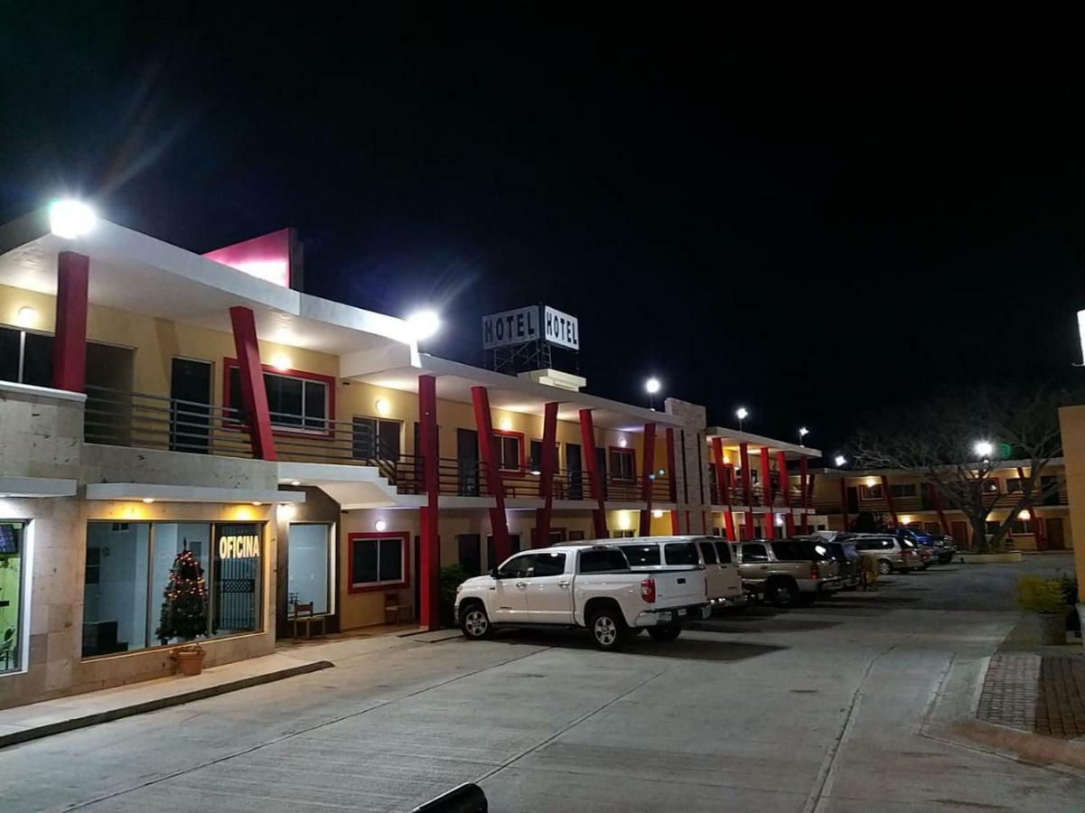 El Descanso Inn 마사틀란 외부 사진